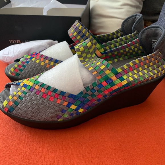 Steve Madden - Picture 1 of 6